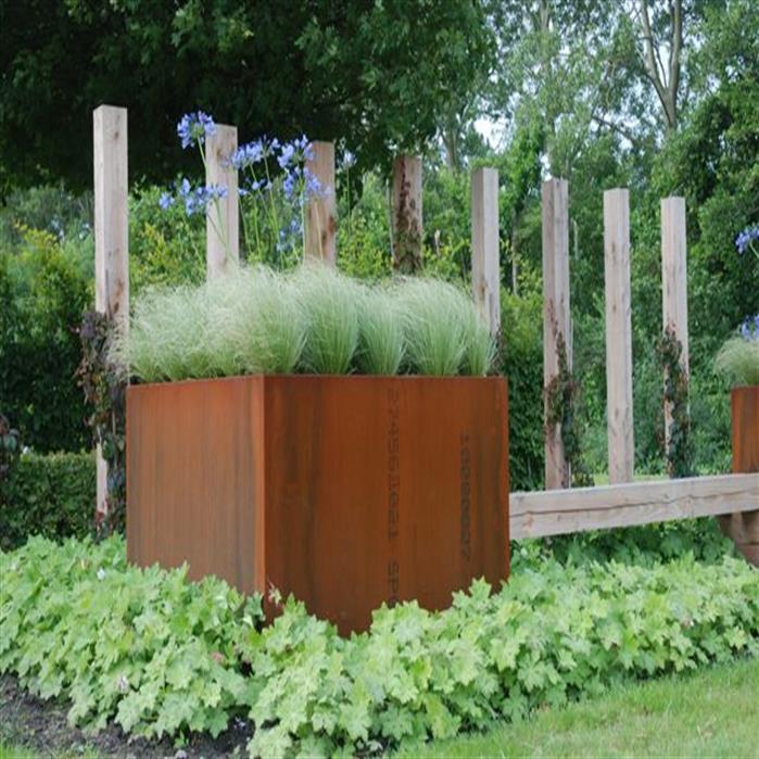 Cortenstahl Pflanzgefäße "mit Füßen"